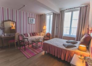 Hotels Hotel De La Banniere De France : photos des chambres
