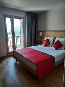 Hotels AUBERGE DES GLIERES : photos des chambres