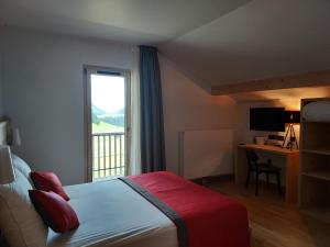 Hotels AUBERGE DES GLIERES : photos des chambres