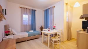 Irini Stalis by Estia