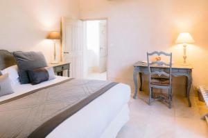 Hotels Le Mas De La Rose - Les Collectionneurs : photos des chambres