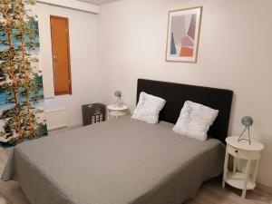 Keskustan kaksio parvekkeella, ilmastoitu.