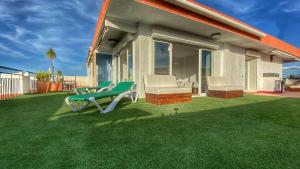 Spectacular penthouse 100m from beach