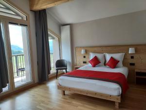 Hotels AUBERGE DES GLIERES : photos des chambres