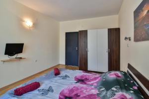 Golden sands budget flat for 4 guests