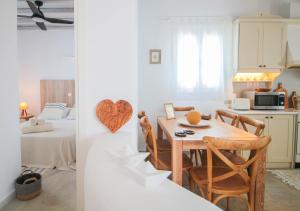 Two Coasts Villa 150m from the beach