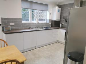 Immaculate 3 bedroom home with SuperFast WiFi Dragon Cottage Llansamlet Swansea