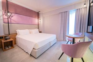 Family Queen Room with Two Queen Beds - Connecting Room/Non-Smoking
