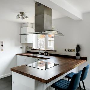 4 bed family home wifi, netflix, parking, close to wicksteed park - Prázdninové domy, Kettering