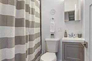 3BR Apt in Logan Square Walkable to Highlights - Central Park S6