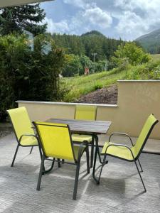 Appartements Maison L'Aiguille - Deux gites et chambres d'hotes au pied de la montagne a la station de Laye : photos des chambres