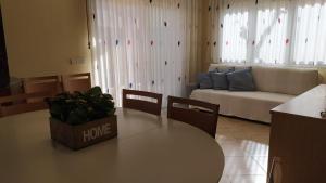 Magnolia lEscala 2, casa con piscina y barbacoa a 100m de la playa