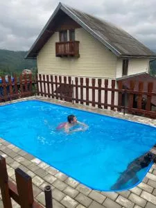 Біля лісу (Апартаменти для сім'ї) - 格勒贝诺夫