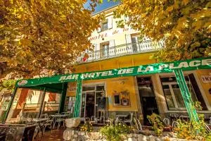 Hôtel de la Place - Chaffaut-Lagremuse