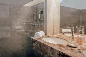 Hotels Ermitage de l'Oasis & Spa - Cannes Mandelieu : photos des chambres