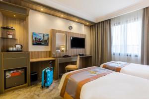 Budget Twin Room room in Faraj Almadina Hotel