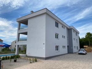 Apartmani Grgić on the adress Branka Fučića 96 