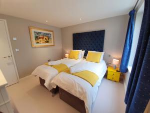 The Danbury, Lower Borough Walls