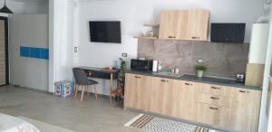 Alexandra Studio Alezzi