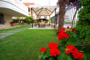 John & Eve Hotel Olympos Greece
