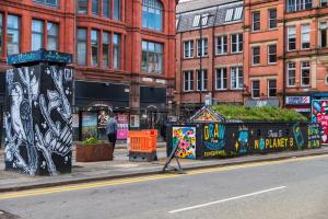 Lewis Apartment in the Heart of the Northern Quarter sleeps up to 12