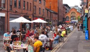 Lewis Apartment in the Heart of the Northern Quarter sleeps up to 12