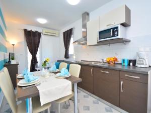 Apartment Aquanur-2 by Interhome