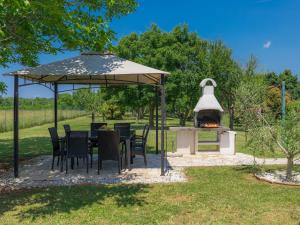 Holiday Home Villa Renzo by Interhome