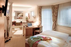 Two-Bedroom Apartment room in Apartments Lüftenegger