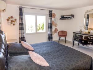 Maisons de vacances Holiday Home Villa Les Toscanes by Interhome : photos des chambres