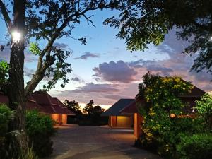 Wapipathum Earthen House