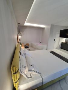 ILIAS Luxury Suites - Adults Only