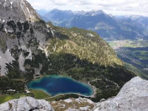 Schickster Mountain Lodge