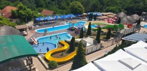 Sunny Hill Apartments & Aqua Park