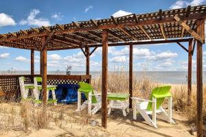 On the Beach At The Chesapeake Bay - image 2