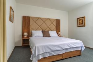 Mikas Seaview Apartments