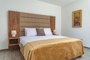 Mikas Seaview Apartments