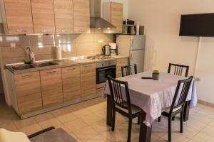Apartment in Mundanije with terrace, air conditioning, WiFi (4912-2) 