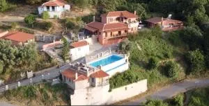 ZenTerra Country house with prive swimming pool and view - 安德里塞纳