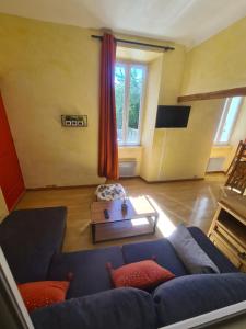 Appart plein centre lit King size , canapé lit et wifi