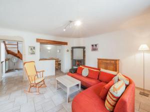 Maisons de vacances Holiday Home in Saint Laurent de Carnols : photos des chambres