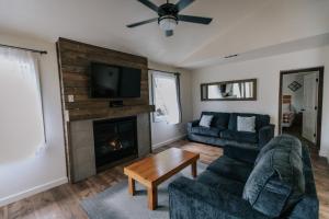 Large Family Cottage room in View Crest Lodge