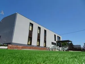 Albergue Santiago 15 Monforte - 卡斯特罗卡尔德拉斯