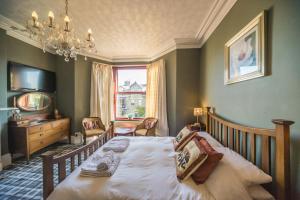 Compton Guest House