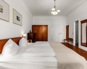 Junior Suite with Sea View room in Villa Salve