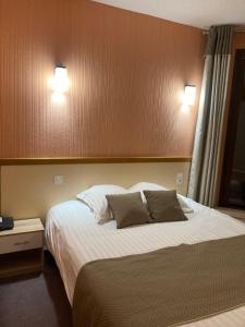 Hotels Logis Hotel des Voyageurs : photos des chambres