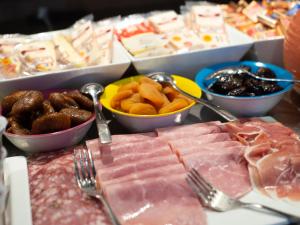 Hotels Kyriad Hotel Clermont Ferrand Centre : photos des chambres