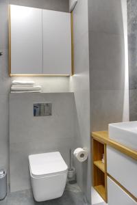 Essence Apartments Topaz