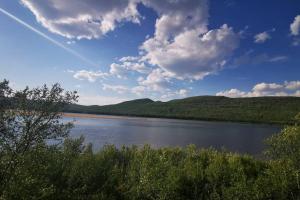 Annin Mökki Tenojoen rannalla