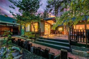 Six-Bedroom House room in 2 Village Homes - Private Sauna - Fun Fenced Yard home